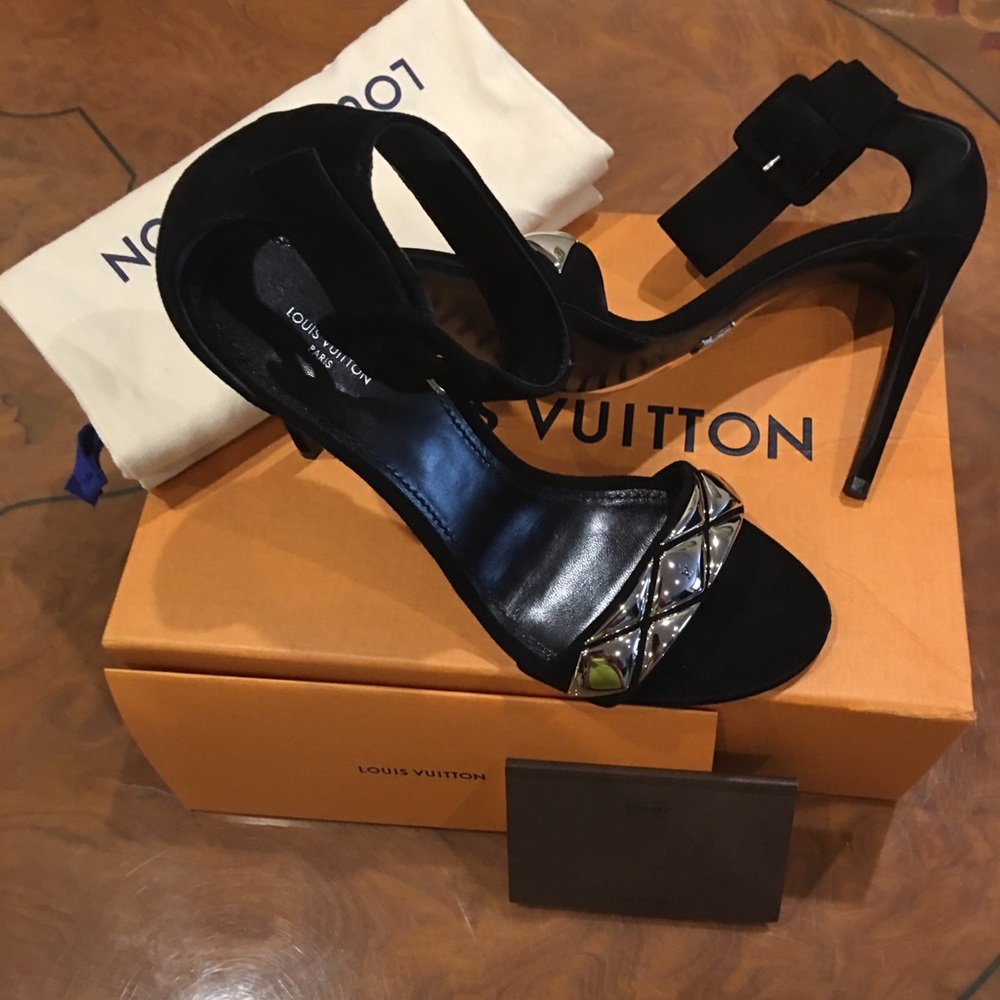 Louis Vuitton Sandals - Picture 2 of 5